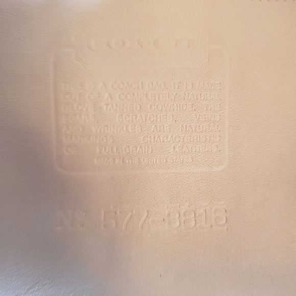 Vintage 80s Coach Swinger Leather Crossbody Bag in Bone Color - Picture 14 of 15